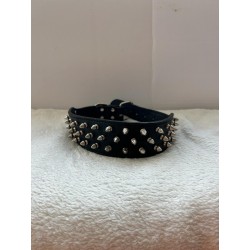 Collier noir avec piques 2ème main