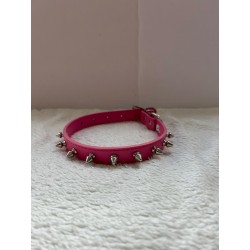 Collier rose avec des piques 2ème main