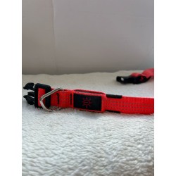 Collier rose et noir avec lumière 2ème main