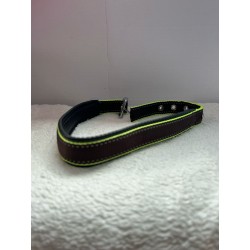 Collier brun avec bandes vertes 2ème main