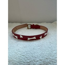 Collier rouge avec dessins d'os blancs 2ème main