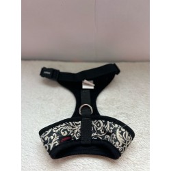 Harnais noir avec dessins argentés 2ème main